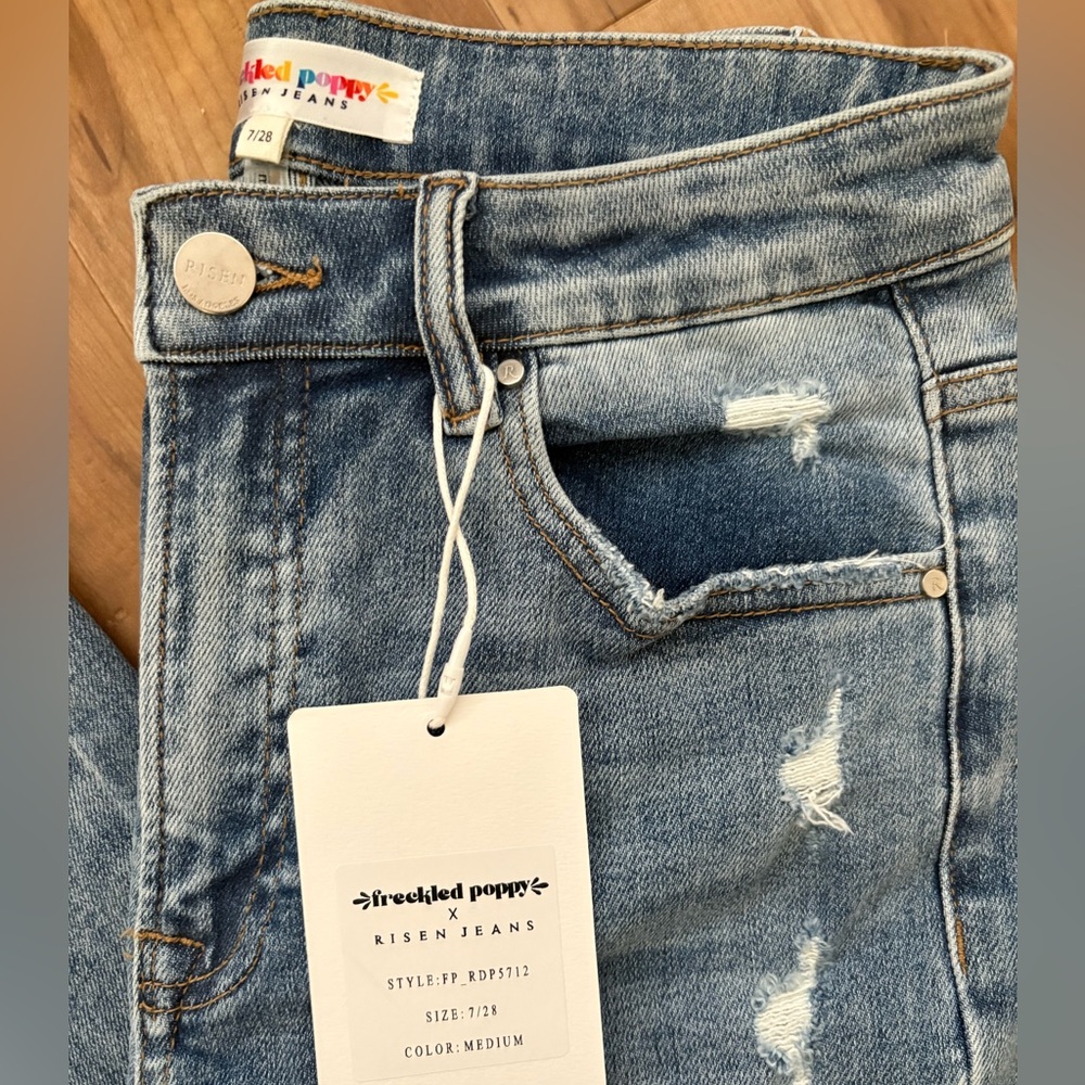 Risen Distressed Blue Jeans - Picture 2 of 3